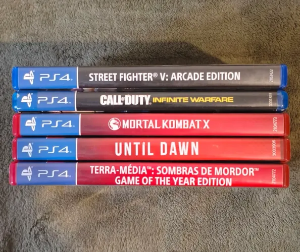 Lote de 5 jogos PS4 - mídia física