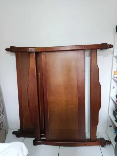 Cama de Casal de Madeira Maciça + Estrado (Com Detalhe)