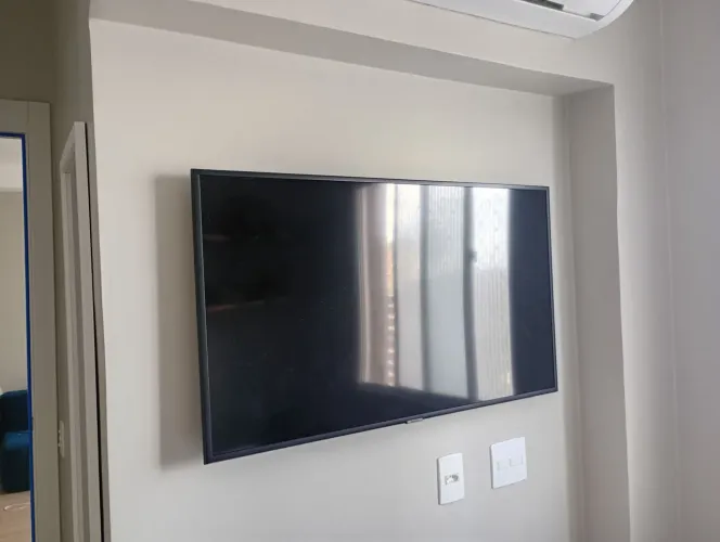 Smart TV Samsung 50" 4K - Com defeito (para retirada de peças)