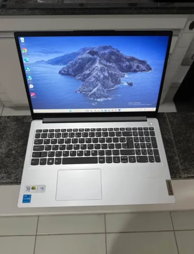 Notebook Lenovo de 13º Geração Core i3 Uma NAVE