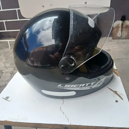 Vendo esse capacete semi novo número 60 protok