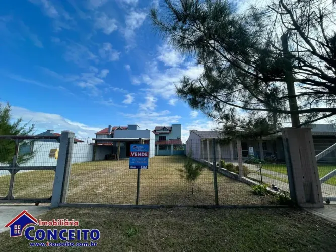 T428 - Ótimo Terreno próximo ao mar com 150m² de área no Bal. Presidente