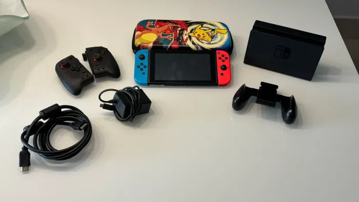 Nintendo Switch V1 Desbloqueado + Acessórios (descrição)