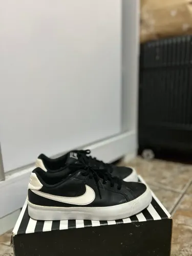 Tênis Nike Preto e Branco