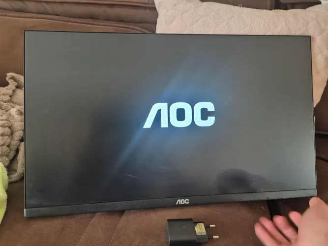 Monitor AOC 24" Full HD, 75Hz + Braço ELG 80n