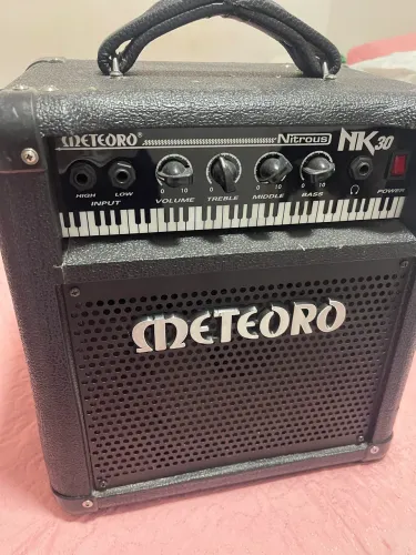 Venda Amplificado Meteoro Notrous NK 30 para teclado. SEMINOVO