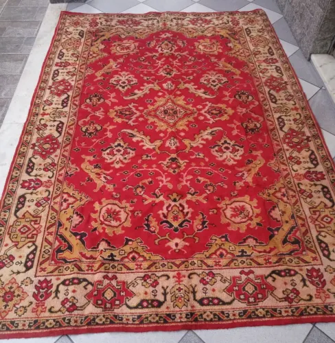 Tapete floral, antiguidade de 1930 trabalhado a máquina, bem conservado...
