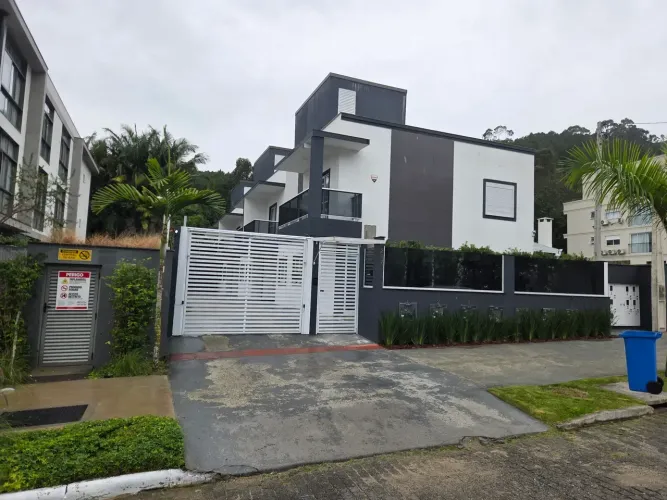 Casa/sobrado com 2 suites à venda, 78 m² por R$ 830.000 - Canasvieiras - Florianópolis/SC