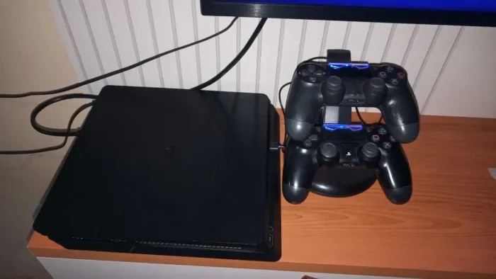 PS4 slim