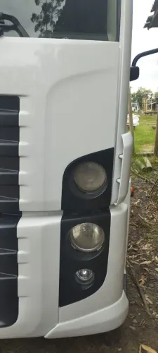 VW/25.230 CLC T 6X2 CAMINHÃO EM BOM ESTADO
