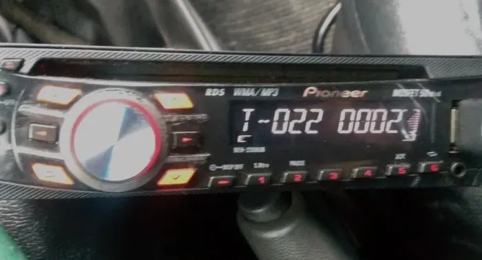Rádio de carro Pioneer, USB mp3, auxiliar. Barato!!