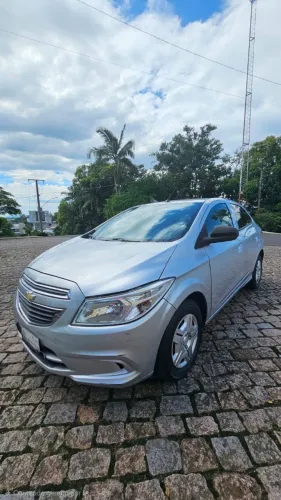 Chevrolet Onix Hatch LT 1.0 8V Flex Power Mec. 4P 2015