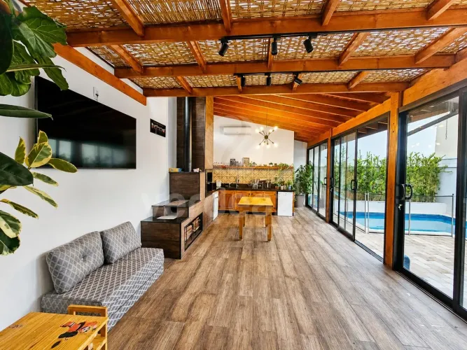 Sobrado Alto Padrão no Golden Park | 4 Dorm C/ Suíte Master | Piscina | Area gourmet.