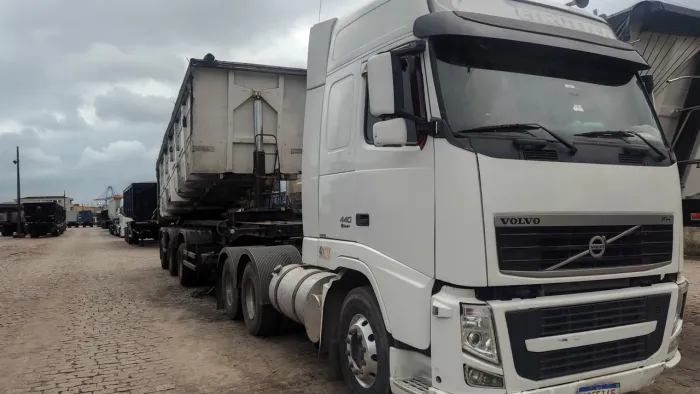 Conjunto volvo fh 2011