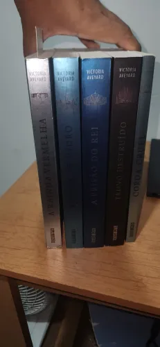 BOX A Rainha Vermelha Quase Completo 