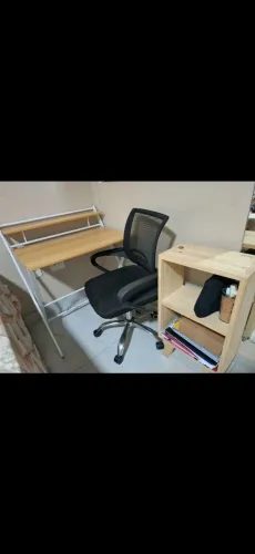 Escrivaninha e mini estante