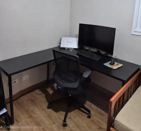 Mesa de escritório em L