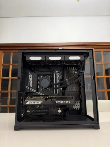 PC Gamer Extremo Ryzen 9950X3D E RTX 5080