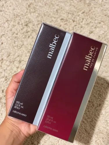Vendo os dois perfumes de uma vez na promoção. (Novo) Entrego no local!!