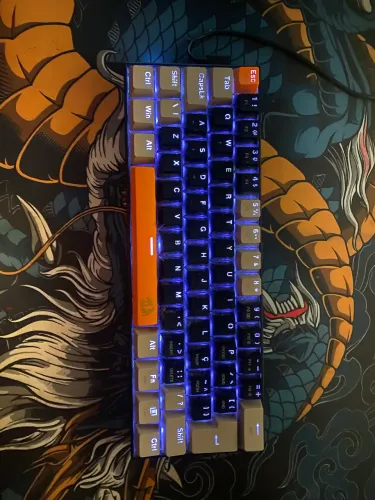 Teclado Gamer Redragon Lakshmi, Switch Brown + mouse pad e 5 switch brown 