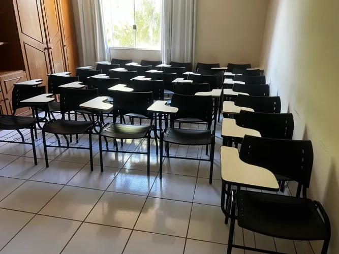 Cadeiras escolares - escritório