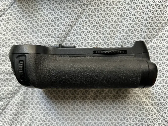 Battery Grip MB-D12 Nikon D800, * Nikon D800 * Nikon D800E * Nikon D810 * Nikon D810A