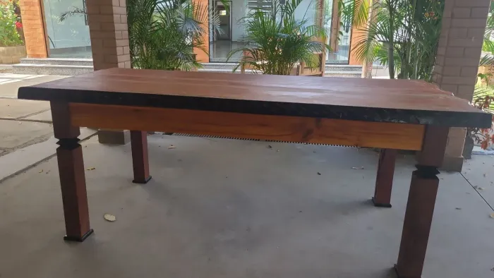 Mesa rústica de madeira maciça maciça