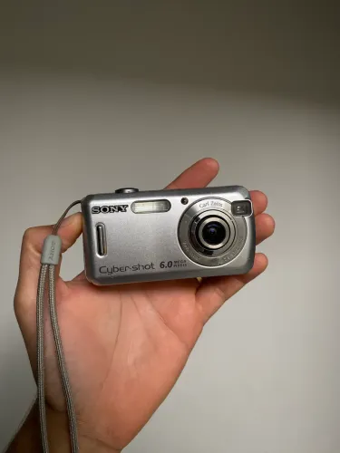Sony Cybershot DSC-S600