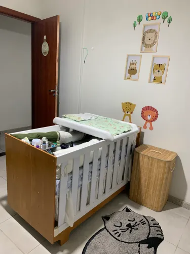 Vendo berço, trocador e guarda roupa semi novos