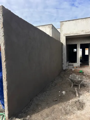 Pedreiro disponível 