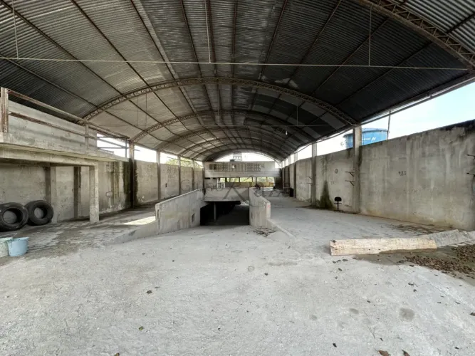 Oportunidade - Galpão Comercial - Jardim Esperança - Jacareí - 1.715m².