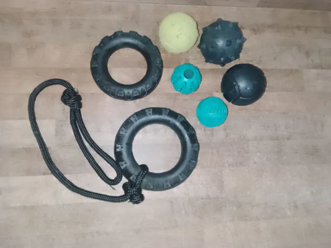 Kit Brinquedos bolinha e bolinha moderador porta petisco cachorros de grande e médio porte