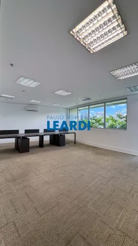 CONJ. COMERCIAL - VILA ANDRADE - SP
