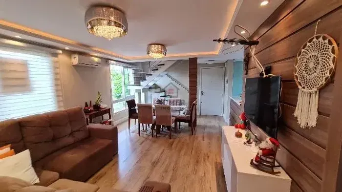Duplex Mobiliada com 160 metros 3 quartos 1 vaga no bairro Porto Alegre - RS