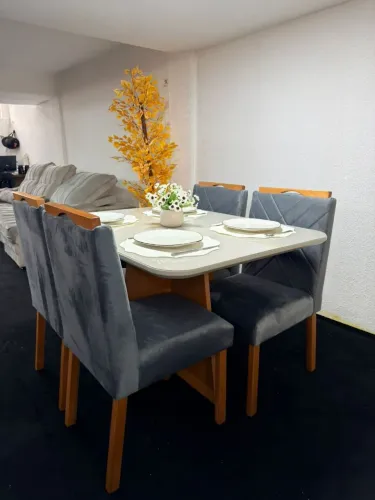 Mesa de jantar com 4 cadeiras Nova a pronta entrega 