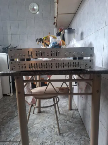 Pré amplificador cygnus CP400 + Equalizador GE 400 PRATA