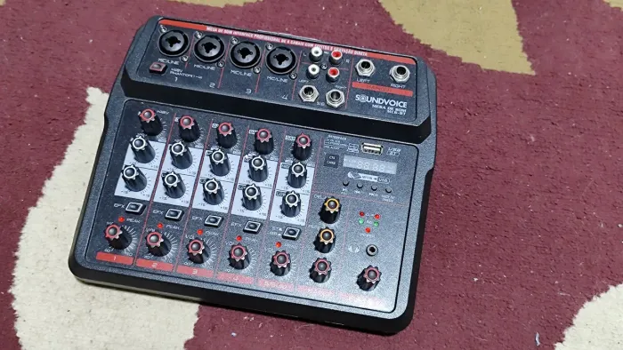 Mesa de Som Sound Voice MC-6 BT 6 Canais