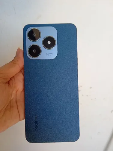 Realme C63 não liga para concerto/ peças