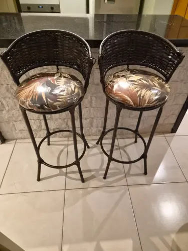 2 Banquetas Altas Fibra Sintética Com Assento Plastificado