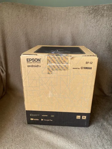 Projetor Epson EpiqVision EF-12 Laser Full HD com Android TV e Som Yamaha