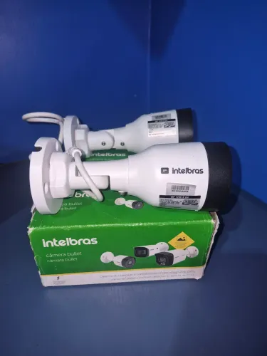 Câmera Intelbras vip IP 1230 com microfone