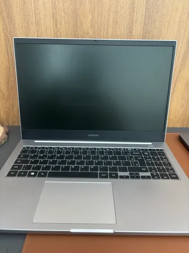 Notebook Samsung Book 16GB RAM + SSD 500GB + 500 HD - Super Rápido / Ótimo Estado