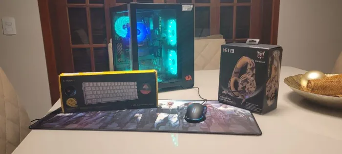 PC GAMER + 4 PERIFÉRICOS