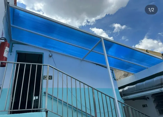 Cobertura em Policarbonato com Estrutura Alumínio 