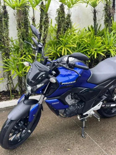 Fazer FZ15 ano 2024 ( leia o anúncio )