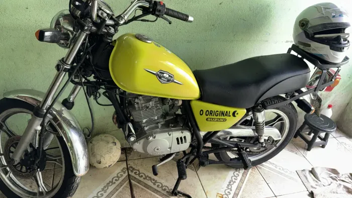 Suzuki intruder 125