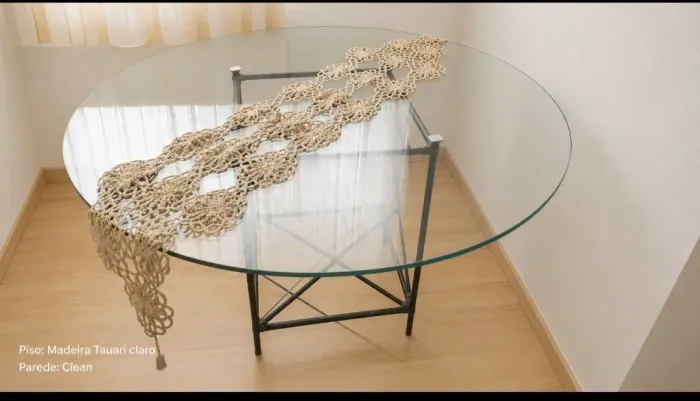 Mesa de vidro com base de ferro detalhe em ratan 