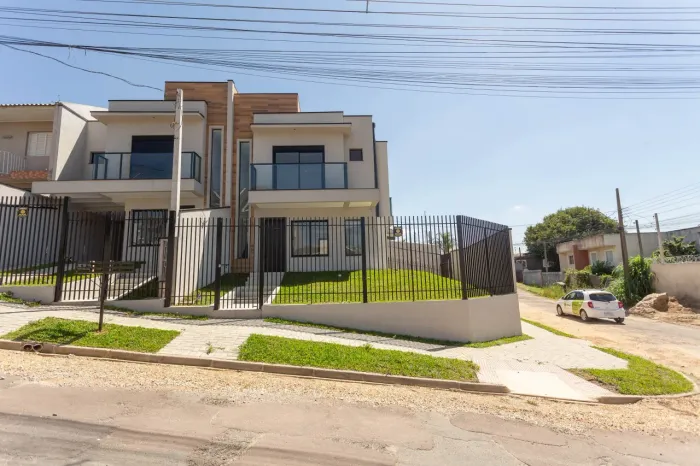 Sobrado para Venda em Curitiba, Atuba, 3 dormitórios, 1 suíte, 3 banheiros, 1 vaga