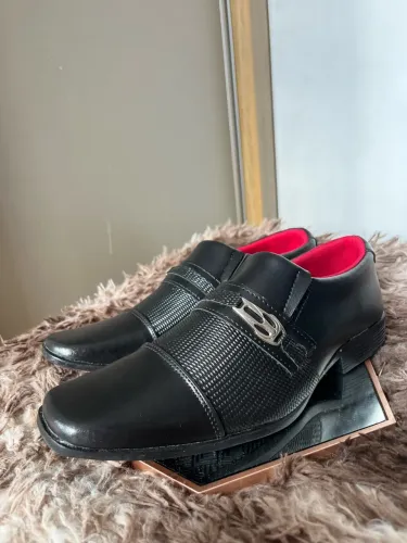     Sapatos Infantis e Adultos Novos - Diversos Modelos