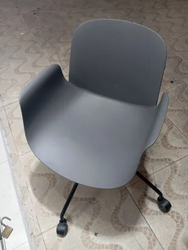 2 cadeiras para escritório, recepção e sala.